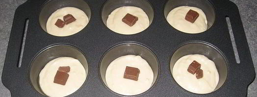 кексы с шоколадной начинкой. Шаг 8