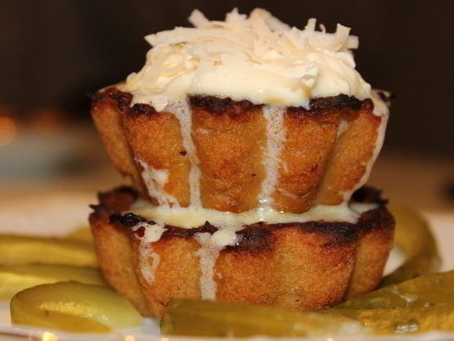 Рецепт мясных закусочных кексов с сыром моцарелла