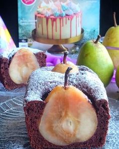 Шоколадный кекс с грушей в глинтвейне