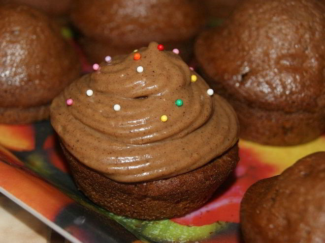 Рецепт шоколадных капкейков со сметанным кремом