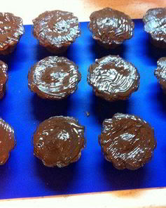 Шоколадные кексы с узорами