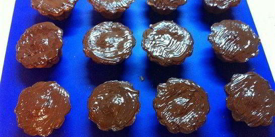 Шоколадные кексы с узорами