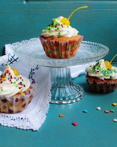 Сливочные капкейки с шоколадной начинкой и сырным кремом