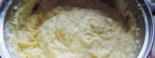 творожный кекс с изюмом в духовке. Шаг 2