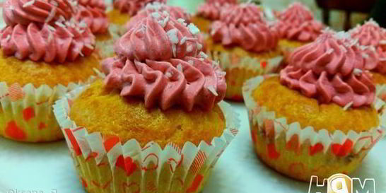 Творожные кексики с кремом и джемом