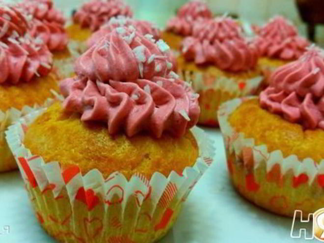 Рецепт творожных кексиков с кремом и джемом