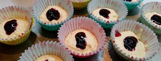 творожные кексики с кремом и джемом. Шаг 7