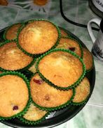 Воздушные кексы с вишней