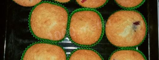 воздушные кексы с вишней. Шаг 9