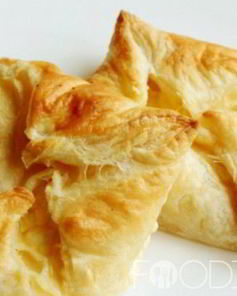 Хачапури из слоеного теста