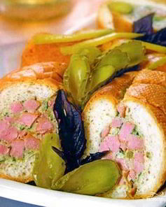 Багет с начинкой