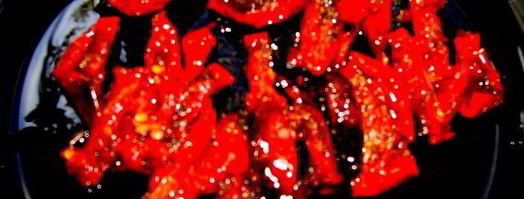 домашний хлебушек с вялеными томатами, кедровыми орешками и каперсами. Шаг 2