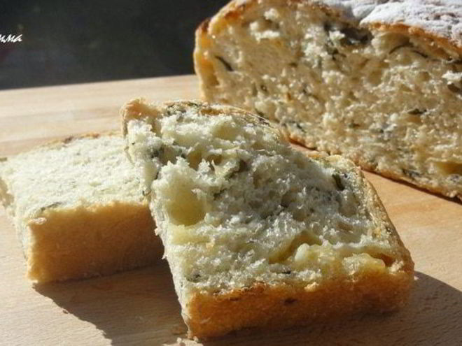 Рецепт хлеба домашнего со шпинатом, луком и сыром
