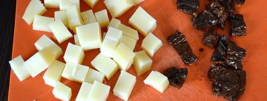 разборный томатный хлеб с начинкой. Шаг 4