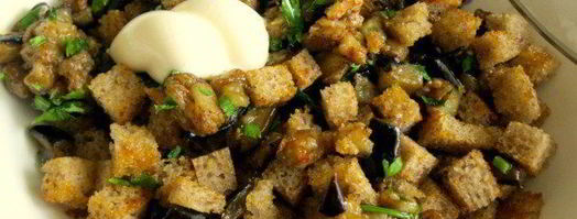 шпроты на подушке из хлеба и баклажан. Шаг 3