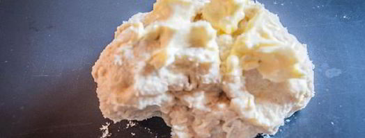 сладкий хлеб на сыворотке с молочным шоколадом. Шаг 3