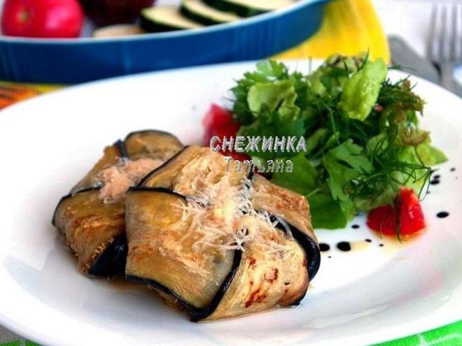 Рецепт конвертиков из баклажана с моцареллой, томатом и цукини