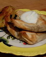 Конвертики из фило с запеченными яблоками