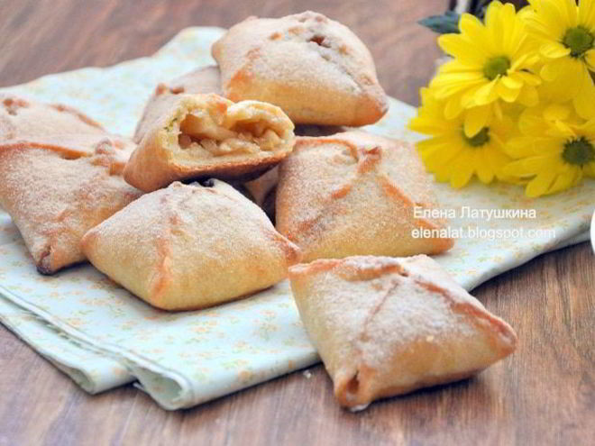 Рецепт конвертиков с карамельными яблочками