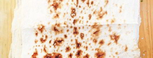 конвертики из лаваша с сулугуни, зеленью и томатами. Шаг 4