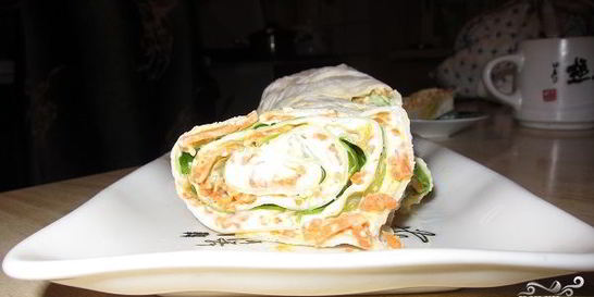 Лаваш с корейской морковкой и сыром