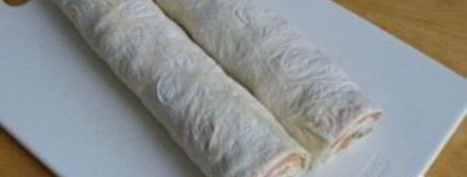 лаваш с красной рыбой и огурцом. Шаг 8