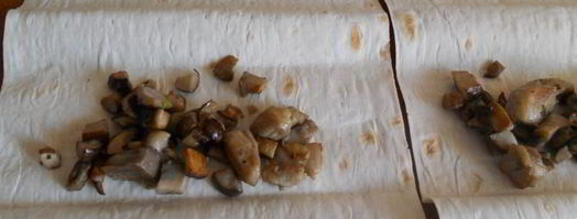 лаваш с курицей, грибами и корейской морковью. Шаг 4