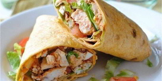 Лаваш с курицей и овощами