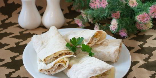 Лаваш с рыбой и сыром