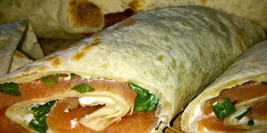 Лаваш с сыром и рыбой