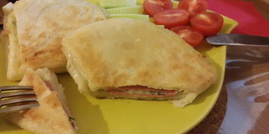 Лаваш с сыром и зеленью