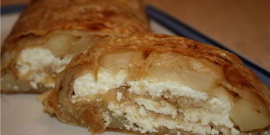 Лаваш с яблоками и творогом