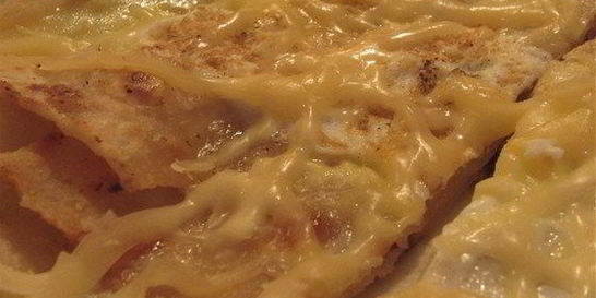 Лаваш с яйцом и сыром