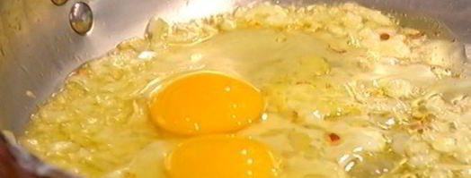 лаваш с яйцом, селедкой и зеленью. Шаг 4