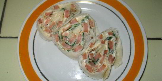 Рулетики из лаваша с рыбой