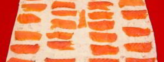 рулетики из лаваша с семгой и ветчиной. Шаг 4