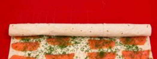 рулетики из лаваша с семгой и ветчиной. Шаг 6