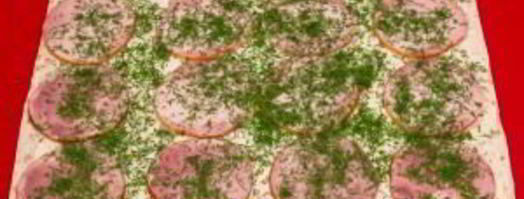 рулетики из лаваша с семгой и ветчиной. Шаг 7