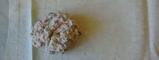 закуска из крабовых палочек в лаваше, обжаренная. Шаг 6