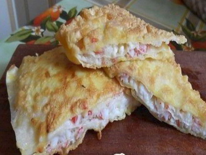 Рецепт закуски из тонкого лаваша и крабовых палочек