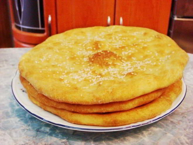 Рецепт домашней дрожжевой лепешки кунжутной