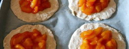 фокачча из гречневой муки с персиками. Шаг 7