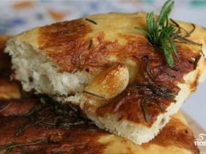Рецепт фокаччи с чесноком