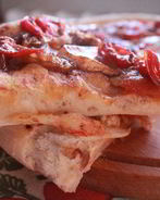 Фокачча с помидорами и анчоусами