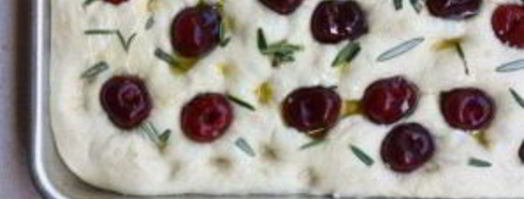 фокачча с вишней и розмарином. Шаг 4