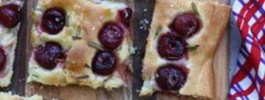 фокачча с вишней и розмарином. Шаг 5