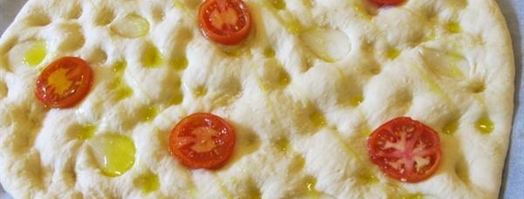 картофельная фокачча с томатами и чесноком. Шаг 4