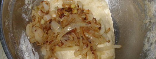 картофельная фокачча с жареным луком и маком. Шаг 5