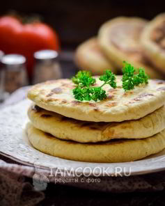 Лепешки с адыгейским сыром на сковороде