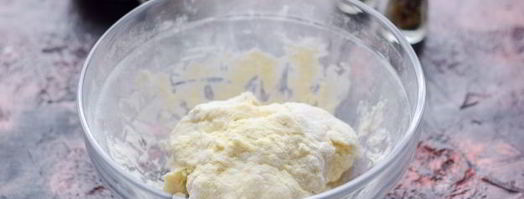 лепешки с адыгейским сыром на сковороде. Шаг 5